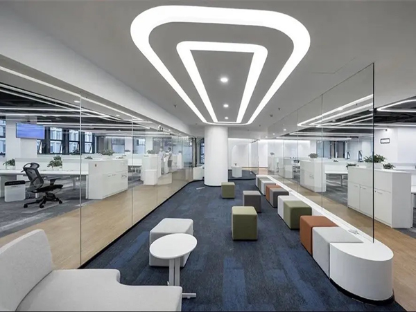 色彩不僅是視覺盛宴，更是情感與靈魂的共鳴